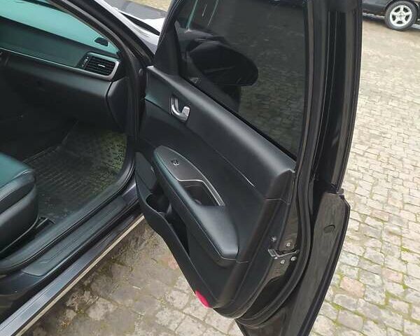 Сірий Кіа K5, об'ємом двигуна 2 л та пробігом 234 тис. км за 12750 $, фото 18 на Automoto.ua