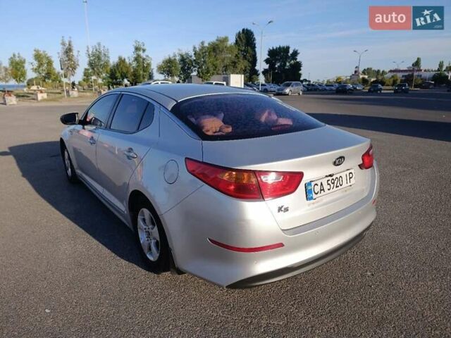 Сірий Кіа K5, об'ємом двигуна 2 л та пробігом 237 тис. км за 9900 $, фото 5 на Automoto.ua