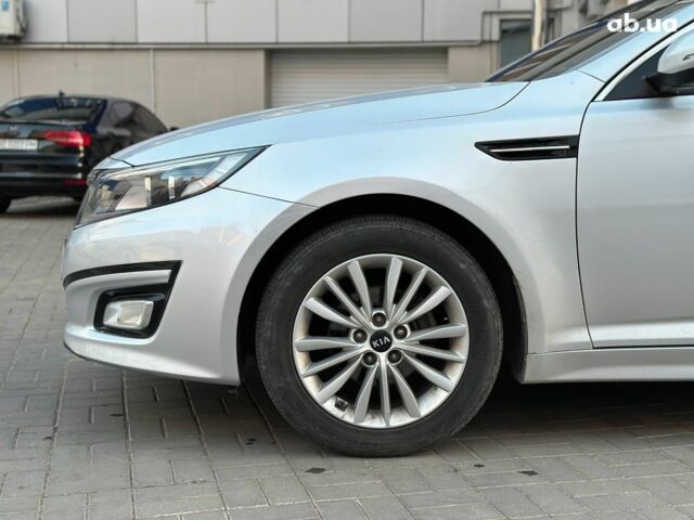 Серый Киа K5, объемом двигателя 2 л и пробегом 187 тыс. км за 11990 $, фото 9 на Automoto.ua