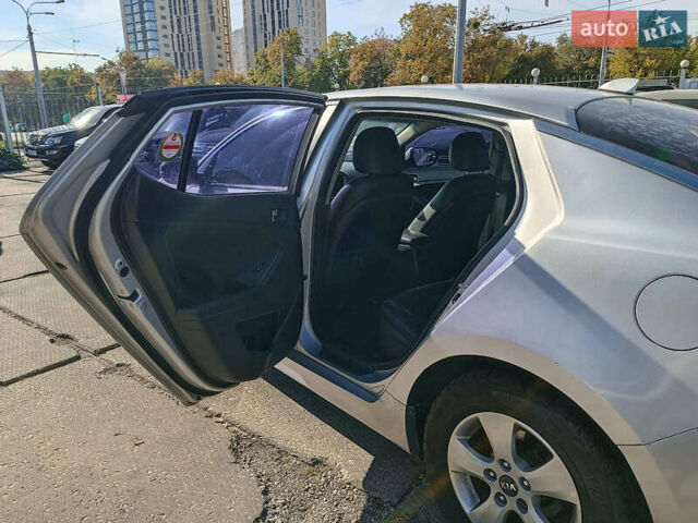 Сірий Кіа K5, об'ємом двигуна 2 л та пробігом 365 тис. км за 7490 $, фото 12 на Automoto.ua
