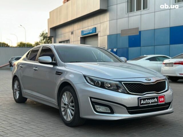 Серый Киа K5, объемом двигателя 2 л и пробегом 187 тыс. км за 11990 $, фото 2 на Automoto.ua