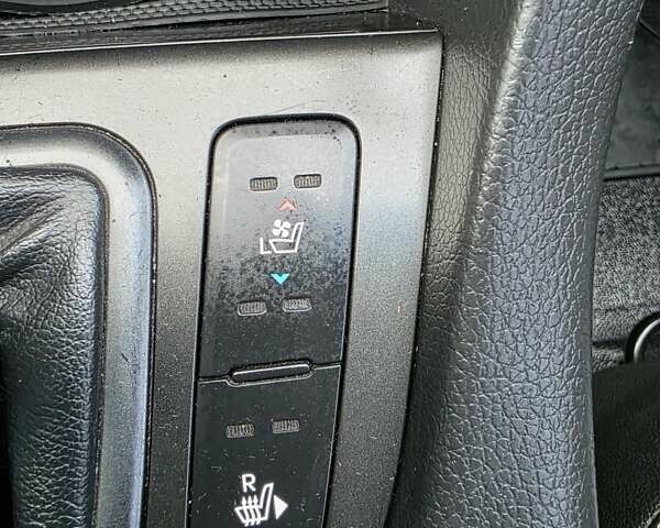 Серый Киа K5, объемом двигателя 2 л и пробегом 281 тыс. км за 8000 $, фото 20 на Automoto.ua