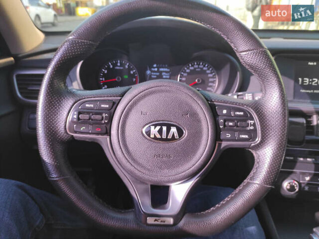 Серый Киа K5, объемом двигателя 2 л и пробегом 155 тыс. км за 14200 $, фото 13 на Automoto.ua
