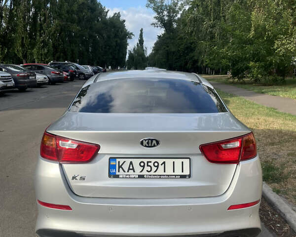 Серый Киа K5, объемом двигателя 0 л и пробегом 335 тыс. км за 9250 $, фото 29 на Automoto.ua