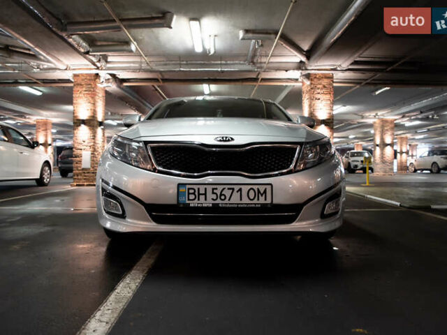 Сірий Кіа K5, об'ємом двигуна 2 л та пробігом 350 тис. км за 9700 $, фото 4 на Automoto.ua