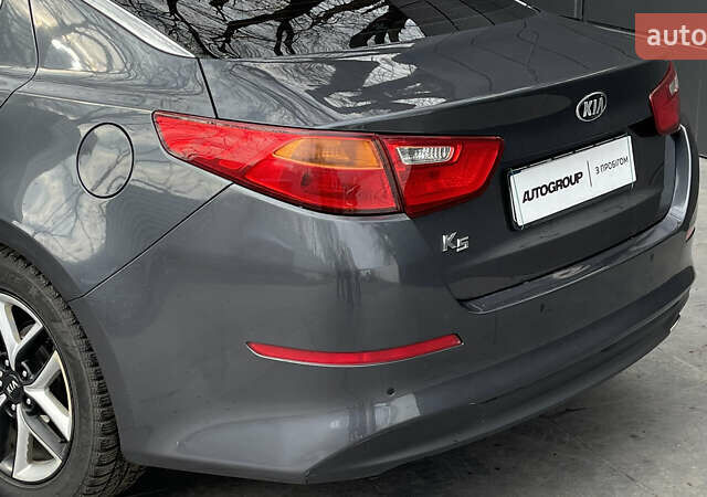 Серый Киа K5, объемом двигателя 2 л и пробегом 197 тыс. км за 11000 $, фото 10 на Automoto.ua
