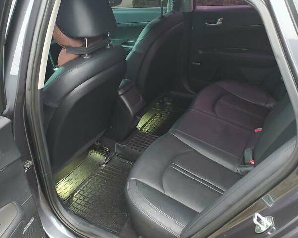 Сірий Кіа K5, об'ємом двигуна 2 л та пробігом 234 тис. км за 12750 $, фото 12 на Automoto.ua
