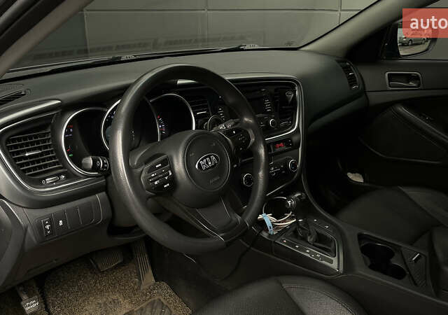 Серый Киа K5, объемом двигателя 2 л и пробегом 197 тыс. км за 11000 $, фото 17 на Automoto.ua