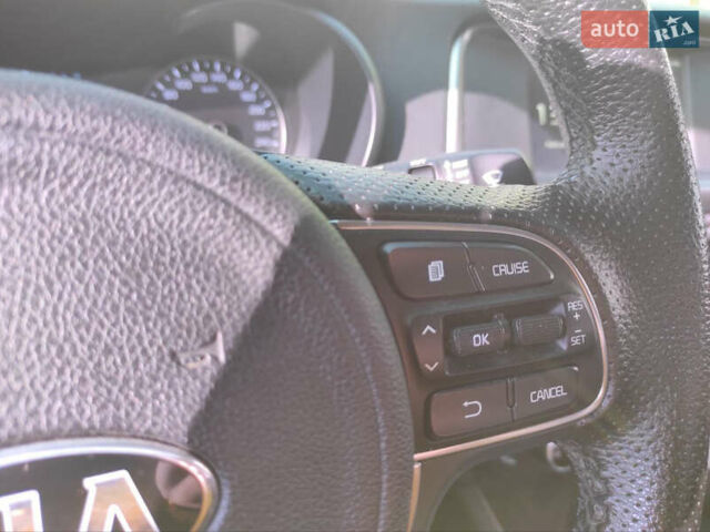 Серый Киа K5, объемом двигателя 2 л и пробегом 155 тыс. км за 14200 $, фото 16 на Automoto.ua