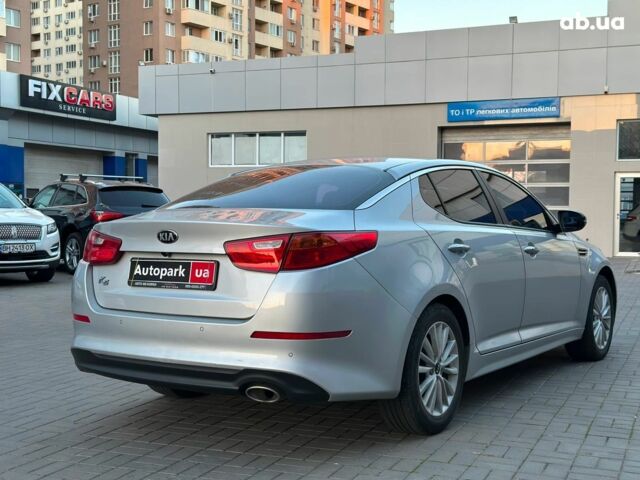 Серый Киа K5, объемом двигателя 2 л и пробегом 187 тыс. км за 11990 $, фото 4 на Automoto.ua