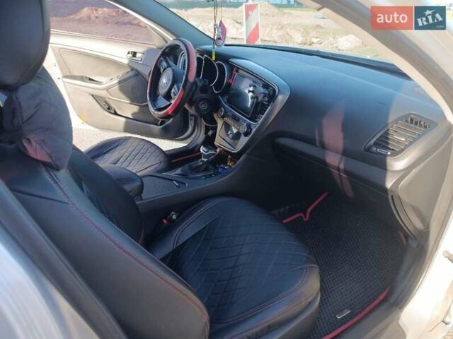 Сірий Кіа K5, об'ємом двигуна 2 л та пробігом 237 тис. км за 9900 $, фото 4 на Automoto.ua