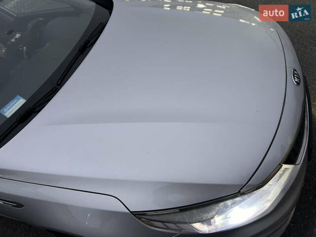 Серый Киа K5, объемом двигателя 2 л и пробегом 200 тыс. км за 11300 $, фото 9 на Automoto.ua