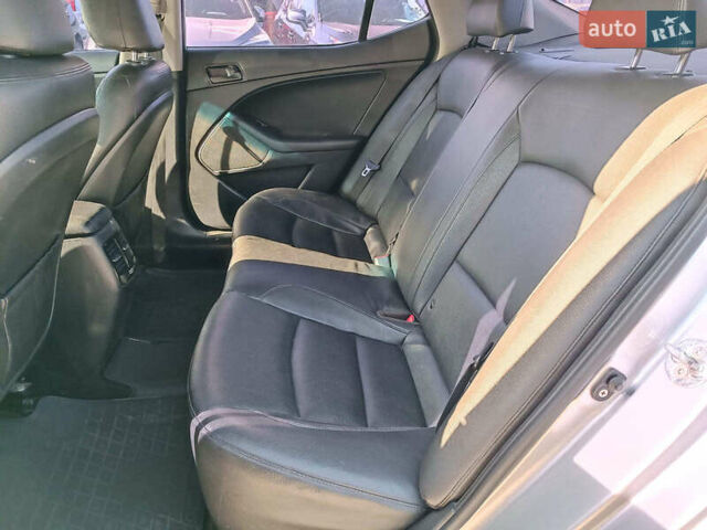 Сірий Кіа K5, об'ємом двигуна 2 л та пробігом 365 тис. км за 7490 $, фото 11 на Automoto.ua