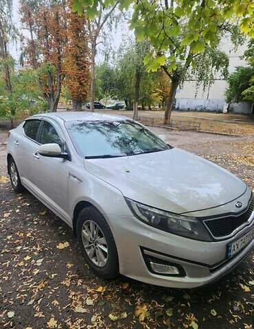 Серый Киа K5, объемом двигателя 2 л и пробегом 207 тыс. км за 8500 $, фото 4 на Automoto.ua