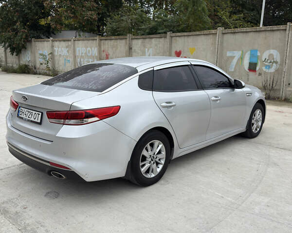 Серый Киа K5, объемом двигателя 2 л и пробегом 280 тыс. км за 11500 $, фото 5 на Automoto.ua