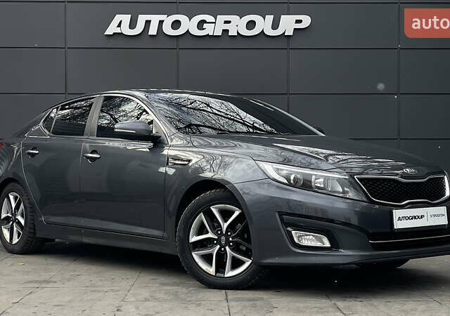 Серый Киа K5, объемом двигателя 2 л и пробегом 197 тыс. км за 11000 $, фото 2 на Automoto.ua