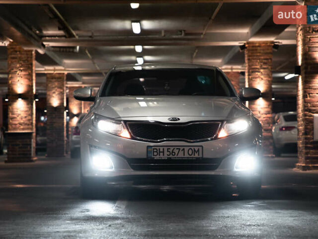 Сірий Кіа K5, об'ємом двигуна 2 л та пробігом 350 тис. км за 9700 $, фото 2 на Automoto.ua