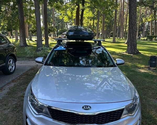 Серый Киа K5, объемом двигателя 2 л и пробегом 168 тыс. км за 11500 $, фото 3 на Automoto.ua