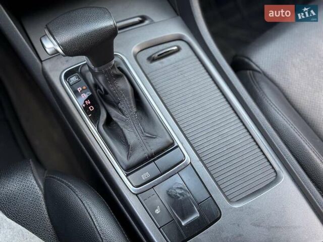 Серый Киа K5, объемом двигателя 2 л и пробегом 378 тыс. км за 9490 $, фото 23 на Automoto.ua