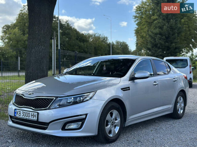 Сірий Кіа K5, об'ємом двигуна 2 л та пробігом 232 тис. км за 10200 $, фото 9 на Automoto.ua