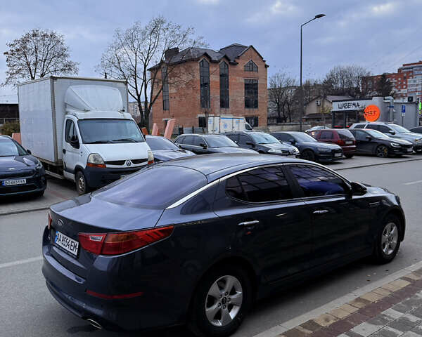 Серый Киа K5, объемом двигателя 2 л и пробегом 240 тыс. км за 11400 $, фото 4 на Automoto.ua