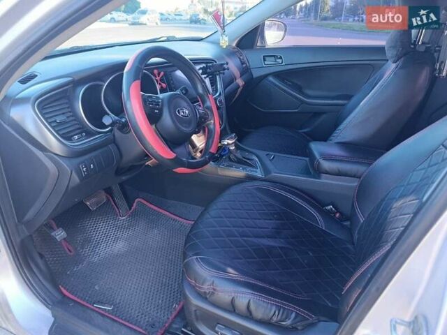 Сірий Кіа K5, об'ємом двигуна 2 л та пробігом 237 тис. км за 9900 $, фото 2 на Automoto.ua
