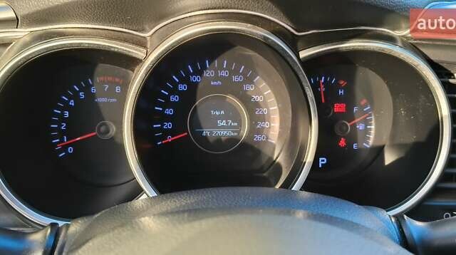 Серый Киа K5, объемом двигателя 2 л и пробегом 270 тыс. км за 8900 $, фото 5 на Automoto.ua