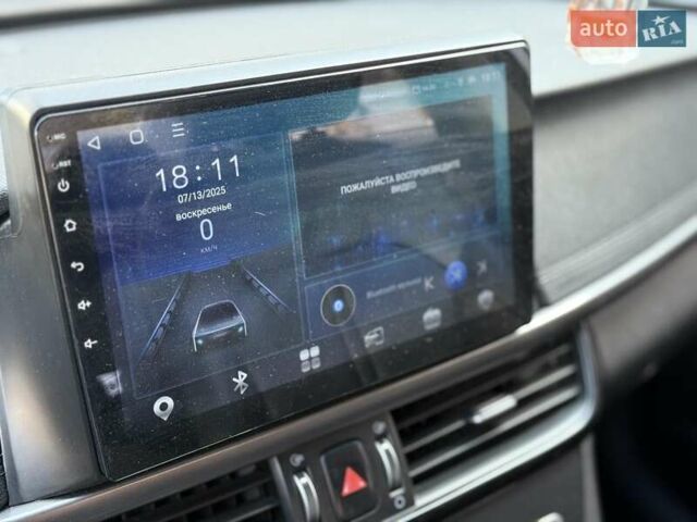 Серый Киа K5, объемом двигателя 2 л и пробегом 378 тыс. км за 9490 $, фото 25 на Automoto.ua
