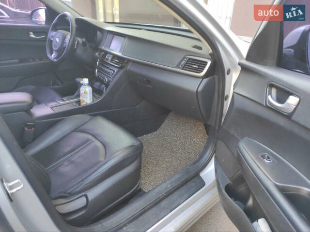 Серый Киа K5, объемом двигателя 2 л и пробегом 155 тыс. км за 14200 $, фото 20 на Automoto.ua