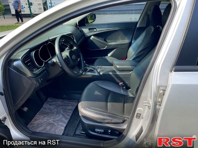 Сірий Кіа K5, об'ємом двигуна 2 л та пробігом 240 тис. км за 10000 $, фото 4 на Automoto.ua