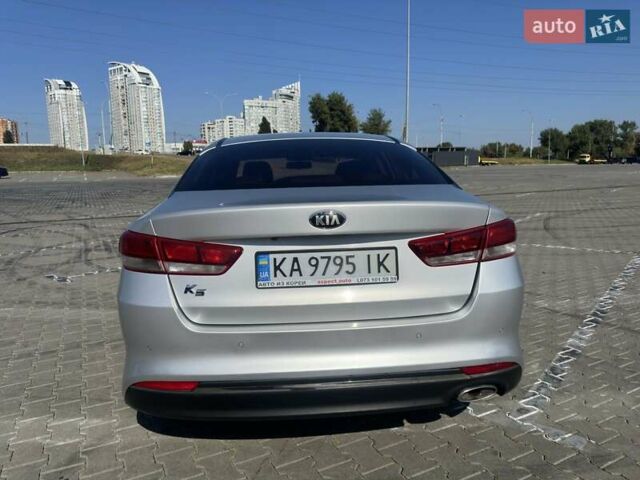 Серый Киа K5, объемом двигателя 2 л и пробегом 342 тыс. км за 9500 $, фото 13 на Automoto.ua