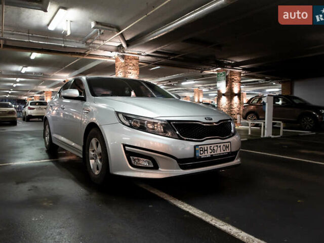 Сірий Кіа K5, об'ємом двигуна 2 л та пробігом 350 тис. км за 9700 $, фото 9 на Automoto.ua