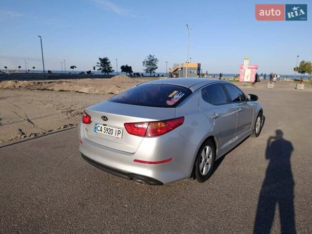 Сірий Кіа K5, об'ємом двигуна 2 л та пробігом 237 тис. км за 9900 $, фото 6 на Automoto.ua