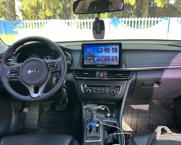 Серый Киа K5, объемом двигателя 2 л и пробегом 215 тыс. км за 11500 $, фото 8 на Automoto.ua