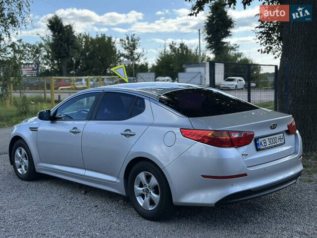 Сірий Кіа K5, об'ємом двигуна 2 л та пробігом 232 тис. км за 10200 $, фото 22 на Automoto.ua