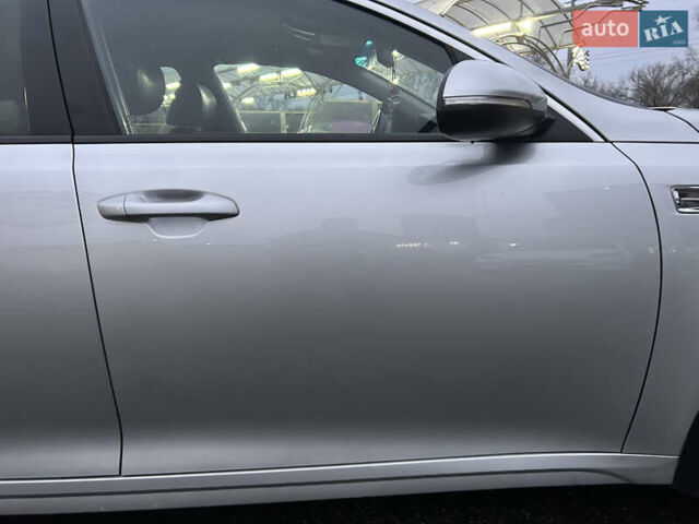 Серый Киа K5, объемом двигателя 2 л и пробегом 200 тыс. км за 11300 $, фото 11 на Automoto.ua