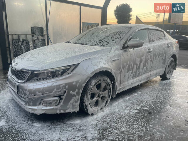 Серый Киа K5, объемом двигателя 0 л и пробегом 335 тыс. км за 9250 $, фото 15 на Automoto.ua