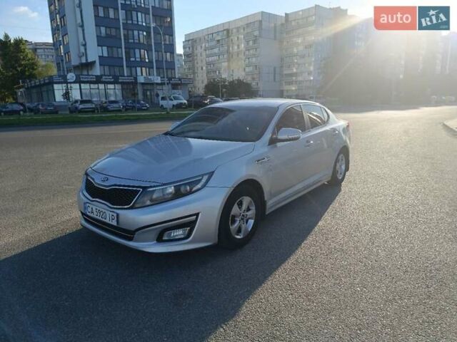 Сірий Кіа K5, об'ємом двигуна 2 л та пробігом 237 тис. км за 9900 $, фото 8 на Automoto.ua