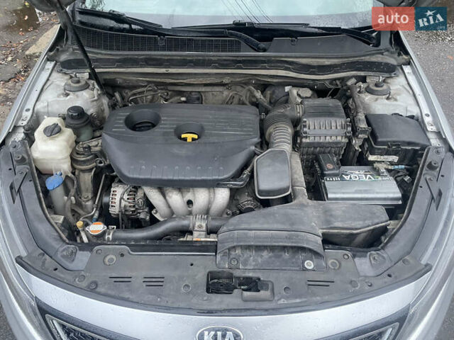 Серый Киа K5, объемом двигателя 0 л и пробегом 335 тыс. км за 9250 $, фото 30 на Automoto.ua