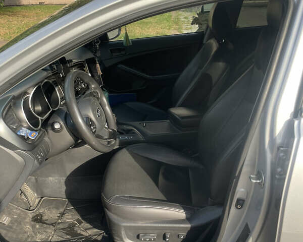 Серый Киа K5, объемом двигателя 0 л и пробегом 335 тыс. км за 9250 $, фото 22 на Automoto.ua
