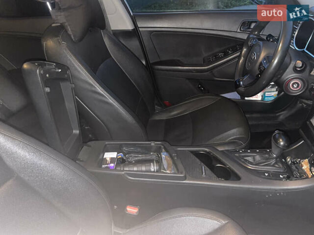Серый Киа K5, объемом двигателя 0 л и пробегом 335 тыс. км за 9250 $, фото 3 на Automoto.ua
