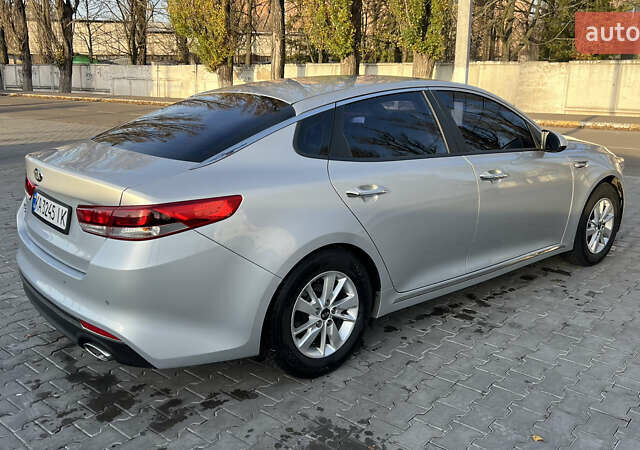 Сірий Кіа K5, об'ємом двигуна 2 л та пробігом 267 тис. км за 13700 $, фото 3 на Automoto.ua