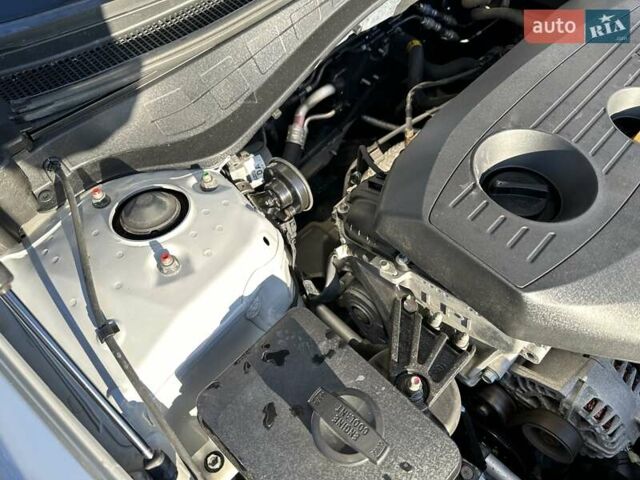 Сірий Кіа K5, об'ємом двигуна 2 л та пробігом 106 тис. км за 13300 $, фото 13 на Automoto.ua