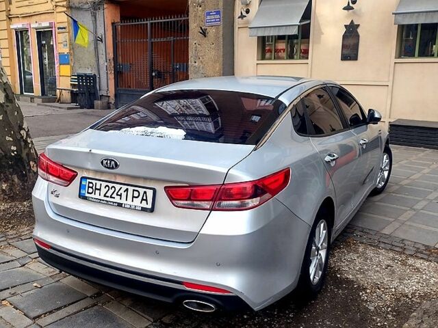 Сірий Кіа K5, об'ємом двигуна 2 л та пробігом 224 тис. км за 12500 $, фото 1 на Automoto.ua