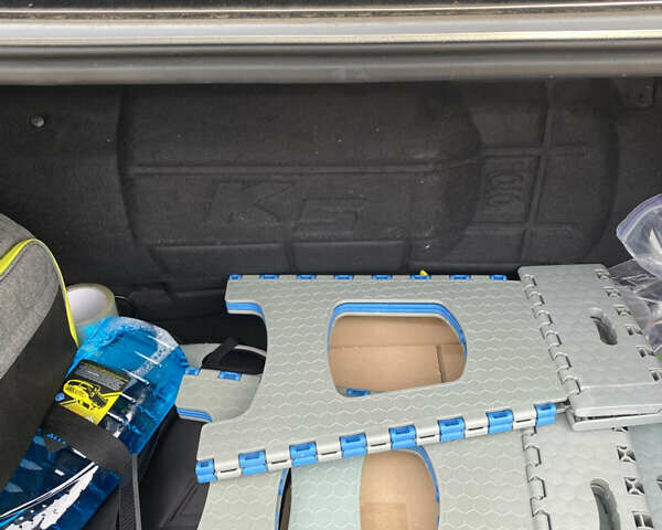 Сірий Кіа K5, об'ємом двигуна 2 л та пробігом 142 тис. км за 10000 $, фото 15 на Automoto.ua