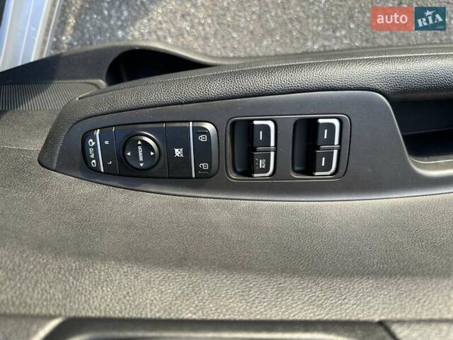 Сірий Кіа K5, об'ємом двигуна 2 л та пробігом 106 тис. км за 13300 $, фото 16 на Automoto.ua