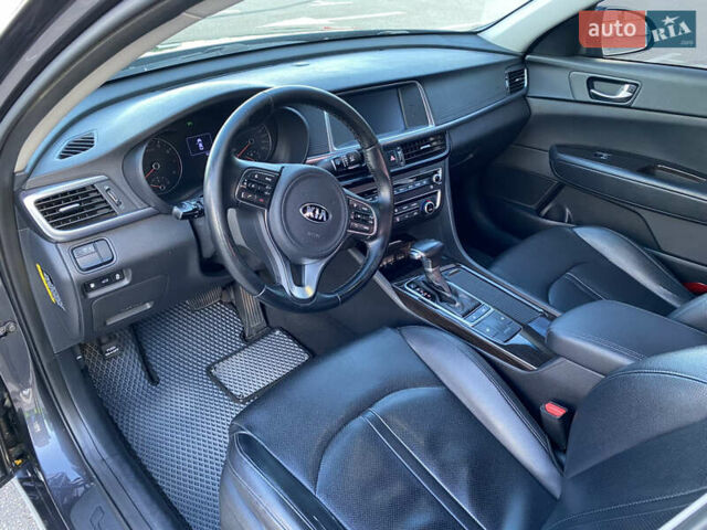 Серый Киа K5, объемом двигателя 2 л и пробегом 380 тыс. км за 13900 $, фото 7 на Automoto.ua