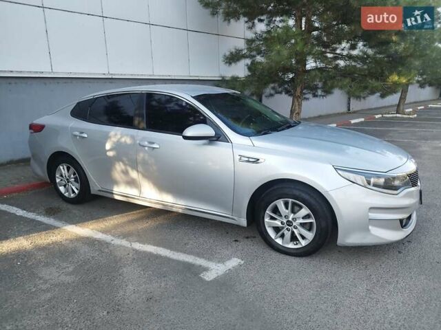 Сірий Кіа K5, об'ємом двигуна 2 л та пробігом 235 тис. км за 12100 $, фото 10 на Automoto.ua