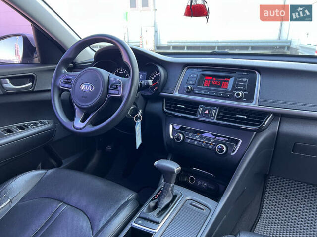 Серый Киа K5, объемом двигателя 2 л и пробегом 240 тыс. км за 12500 $, фото 27 на Automoto.ua