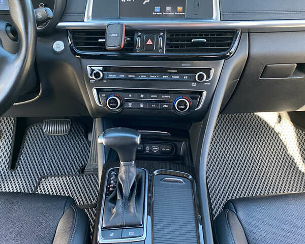 Серый Киа K5, объемом двигателя 2 л и пробегом 320 тыс. км за 14500 $, фото 17 на Automoto.ua